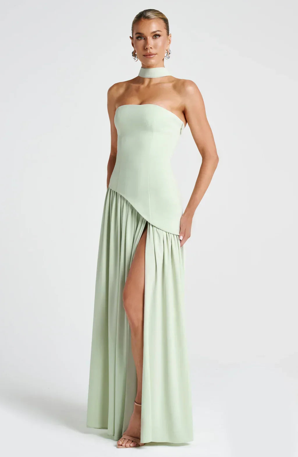 Robe de soirée longue fendue à bustier, foulard assorti