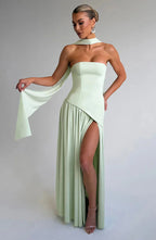 Robe de soirée longue fendue à bustier, foulard assorti, vert