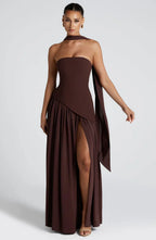 Robe de soirée longue fendue à bustier, foulard assorti