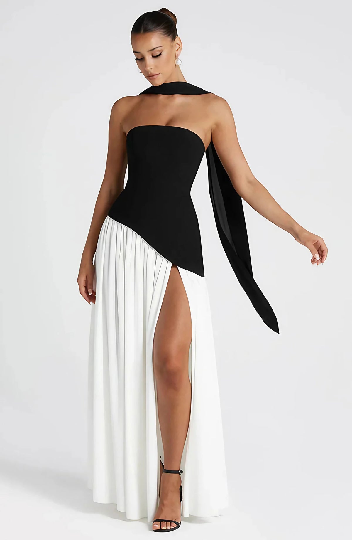 Robe de soirée longue fendue à bustier, foulard assorti, noir