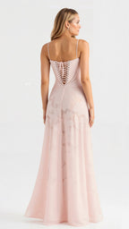 Robe longue fleurie à bretelles fines, coupe évasée, quatre coloris