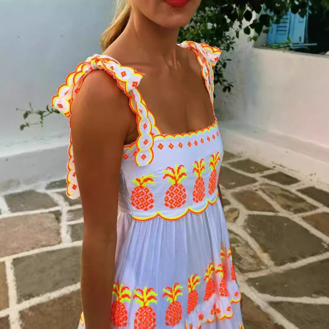Robe longue bohème brodée, encolure carrée, bretelles à nouer