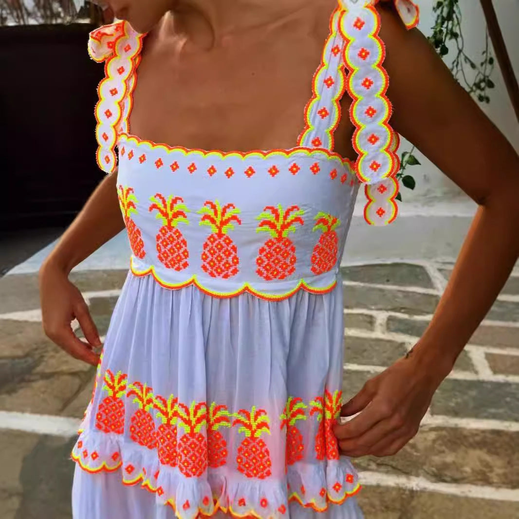 Robe longue bohème brodée, encolure carrée, bretelles à nouer
