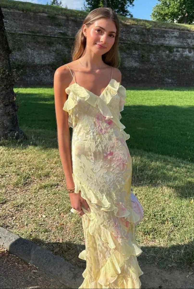 Robe longue fleurie col V à volants, dos décolleté