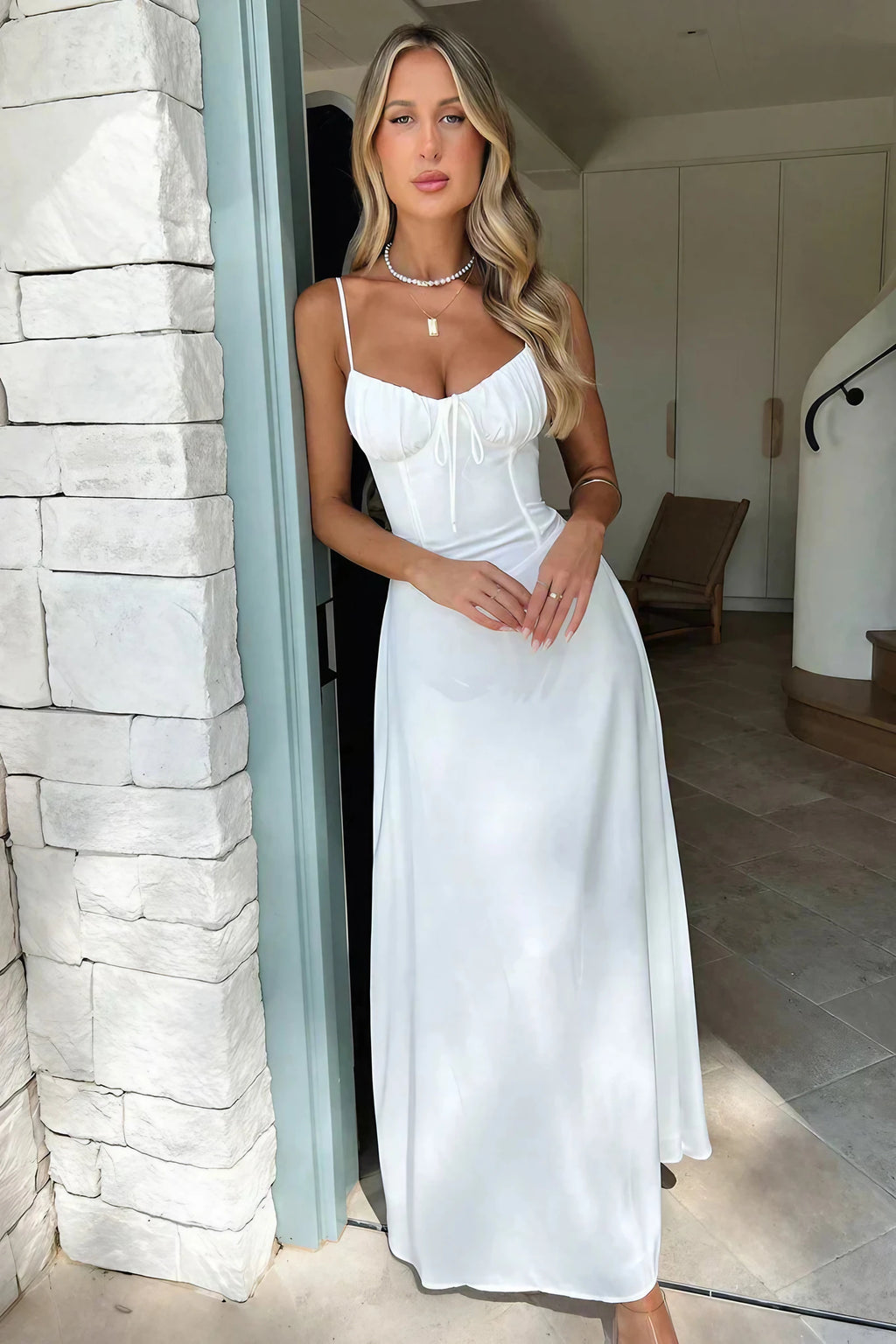 Robe longue femme en dentelle, laçage au dos, coupe trapèze