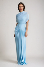 Robe longue drapée asymétrique à col haut, bleu clair