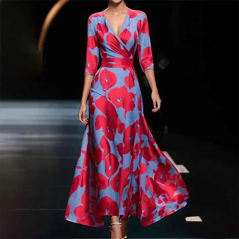 Robe longue fleurie col V, manches 3/4, coupe fluide, rouge et bleu