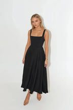 Robe mi-longue à fines bretelles et encolure carrée, noir