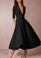 Robe midi trapèze col V, manches 3/4, haut cintré, noir