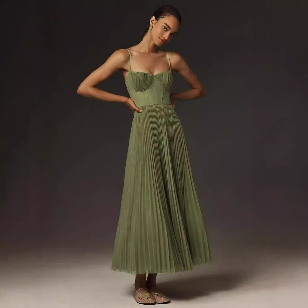 Robe midi bustier en tulle plissé vert, bretelles fines