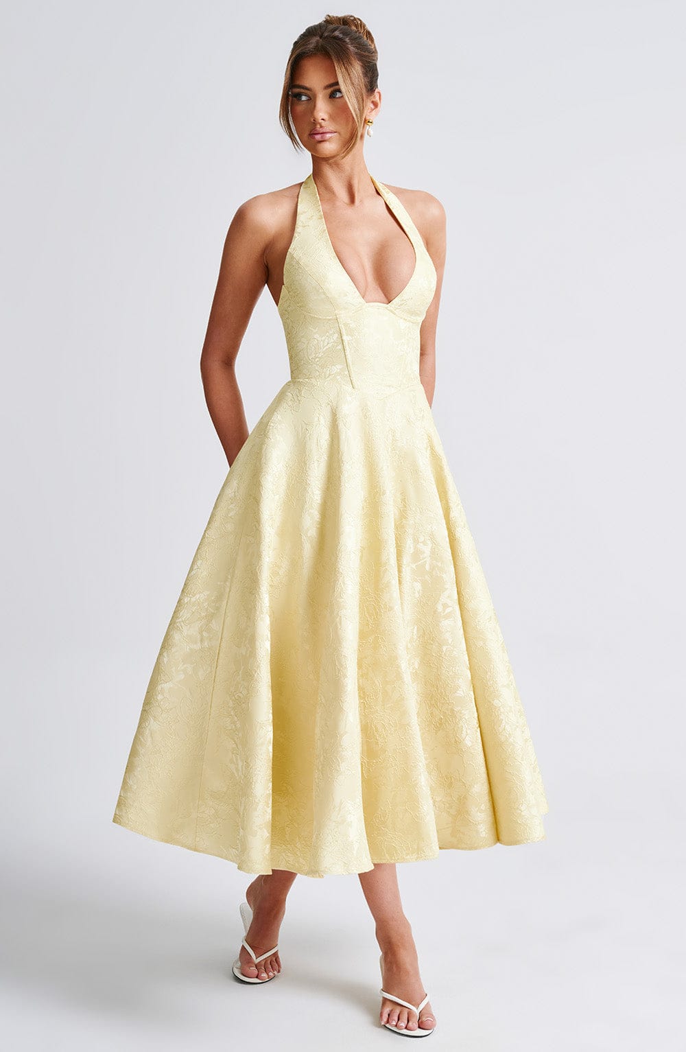 Robe midi dos nu à col licou, corsage effet corset, jupe évasée