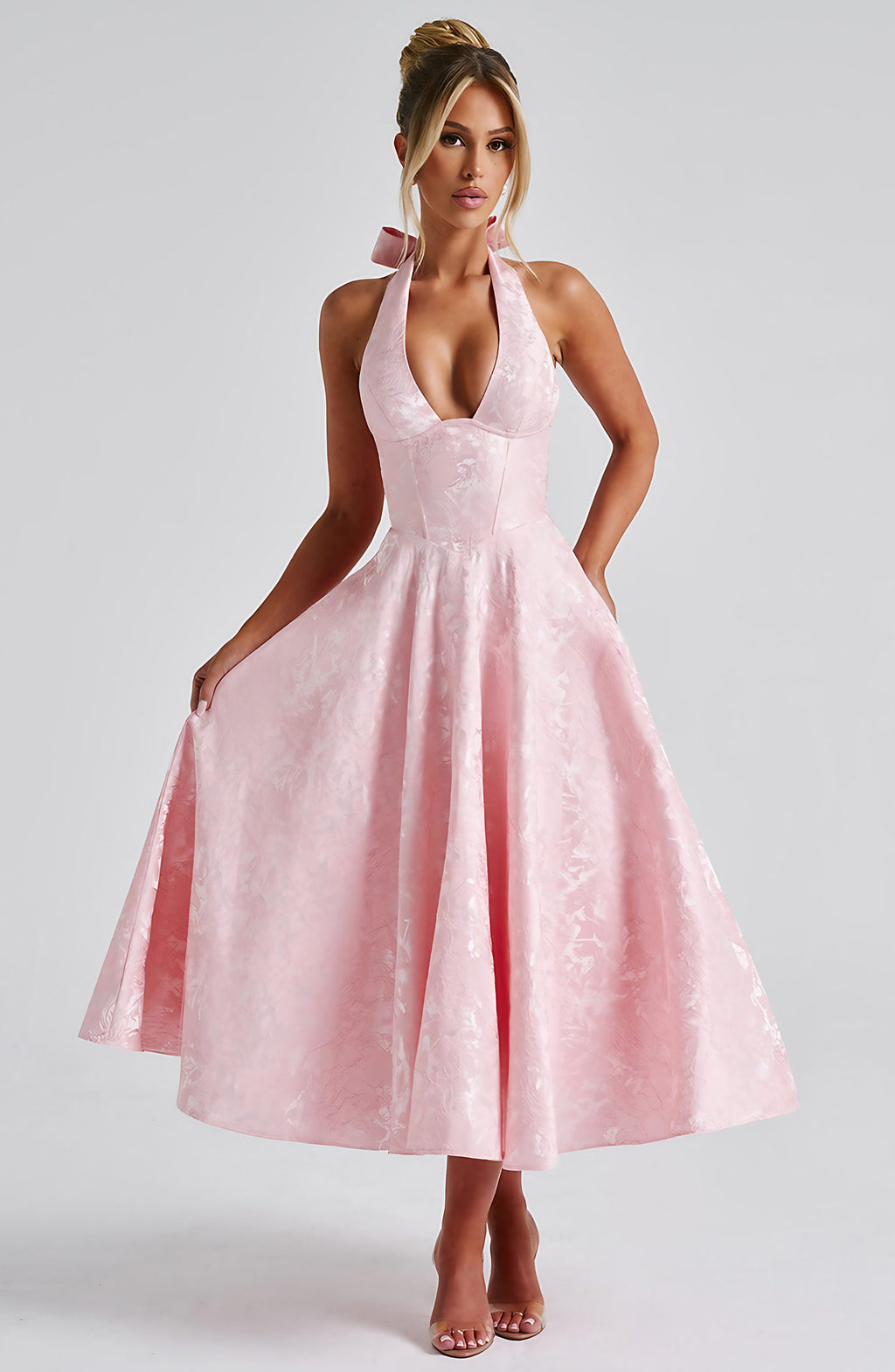 Robe midi dos nu à col licou, corsage effet corset, jupe évasée, rose