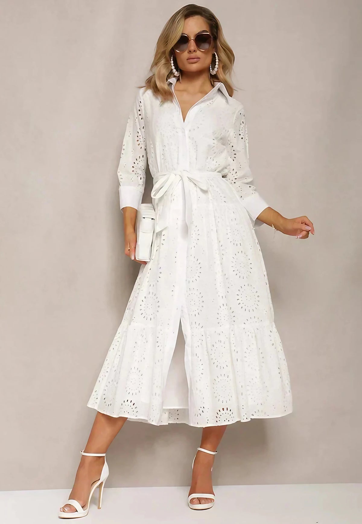 Robe midi blanche femme, taille ceinturée, boutonnée devant