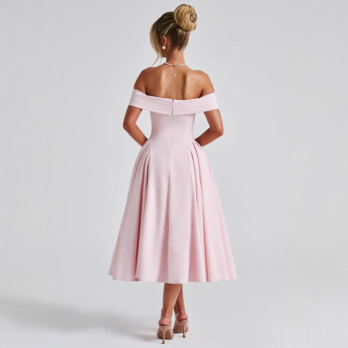Robe midi épaules dénudées, col bardot, jupe évasée
