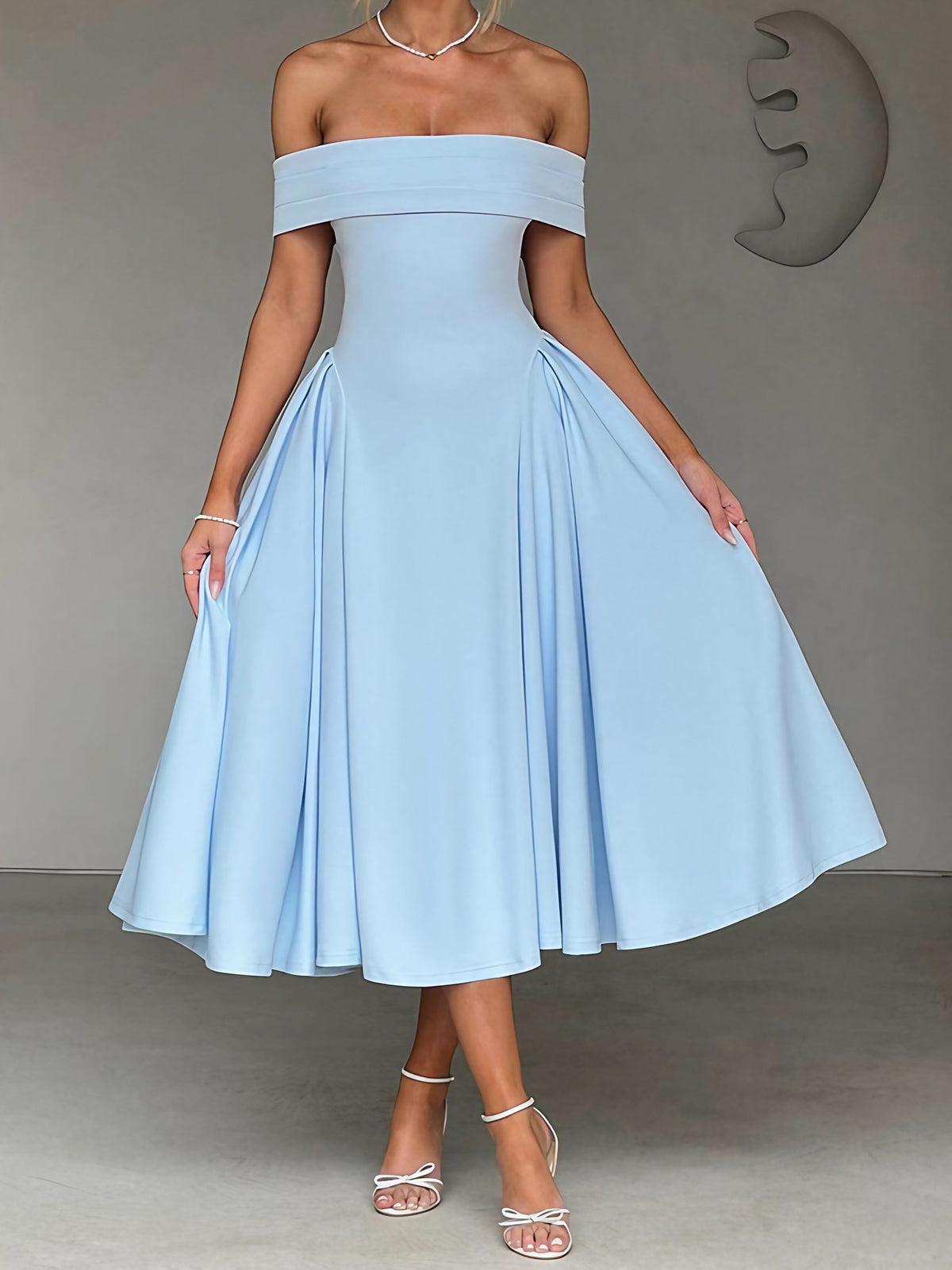 Robe midi épaules dénudées, col bardot, jupe évasée, bleu clair