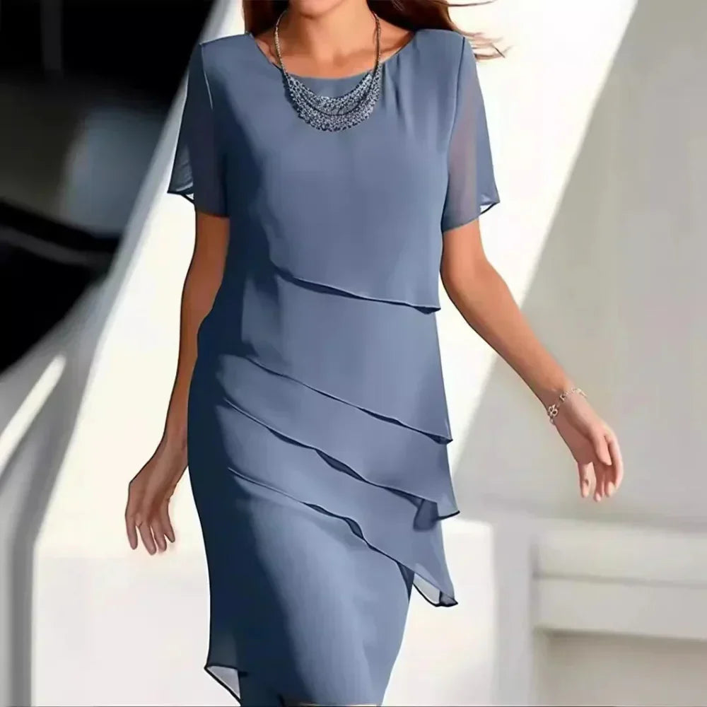 Robe midi en chiffon à étages, manches courtes, col rond, bleu