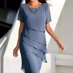 Robe midi en chiffon à étages, manches courtes, col rond, bleu