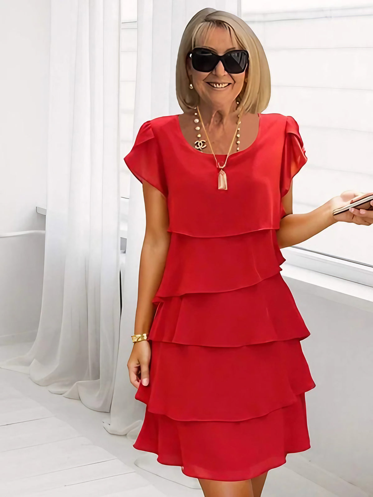 Robe midi fluide à ourlet asymétrique et volants superposés, rouge