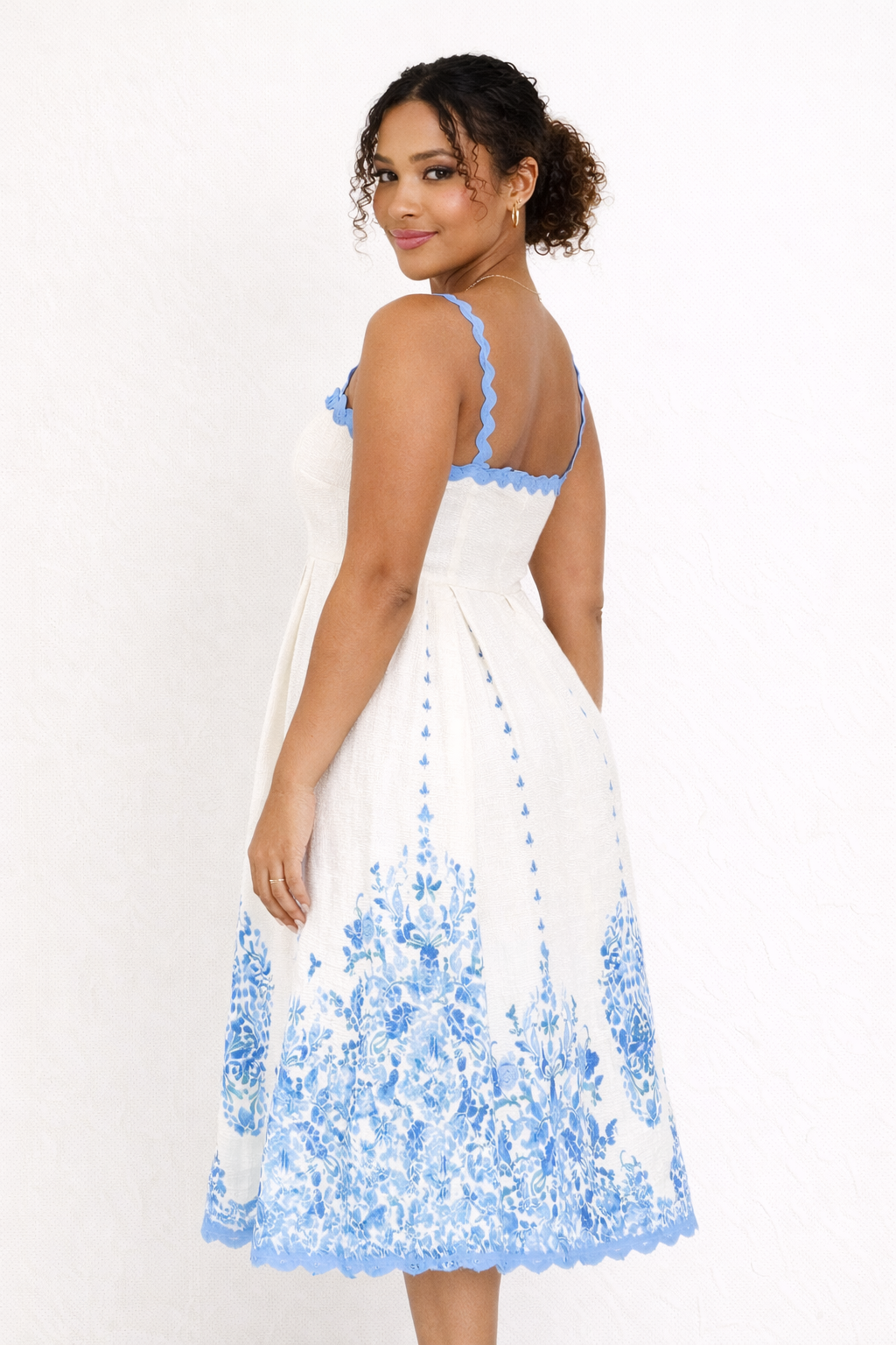 Robe midi imprimée femme à fines bretelles, nœud au dos