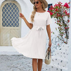 Robe midi plissée femme, ceinture à nouer amovible, blanc