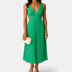 Robe midi satinée plissée, col V et découpes sur les côtés, vert