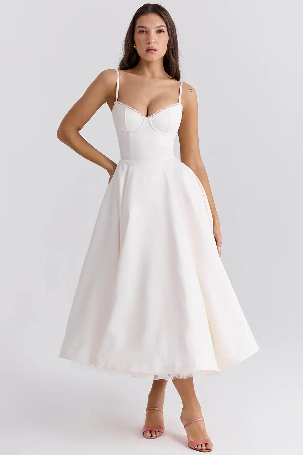 Robe midi en satin à bustier corset et fines bretelles