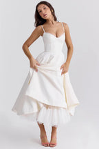 Robe midi en satin à bustier corset et fines bretelles, blanc