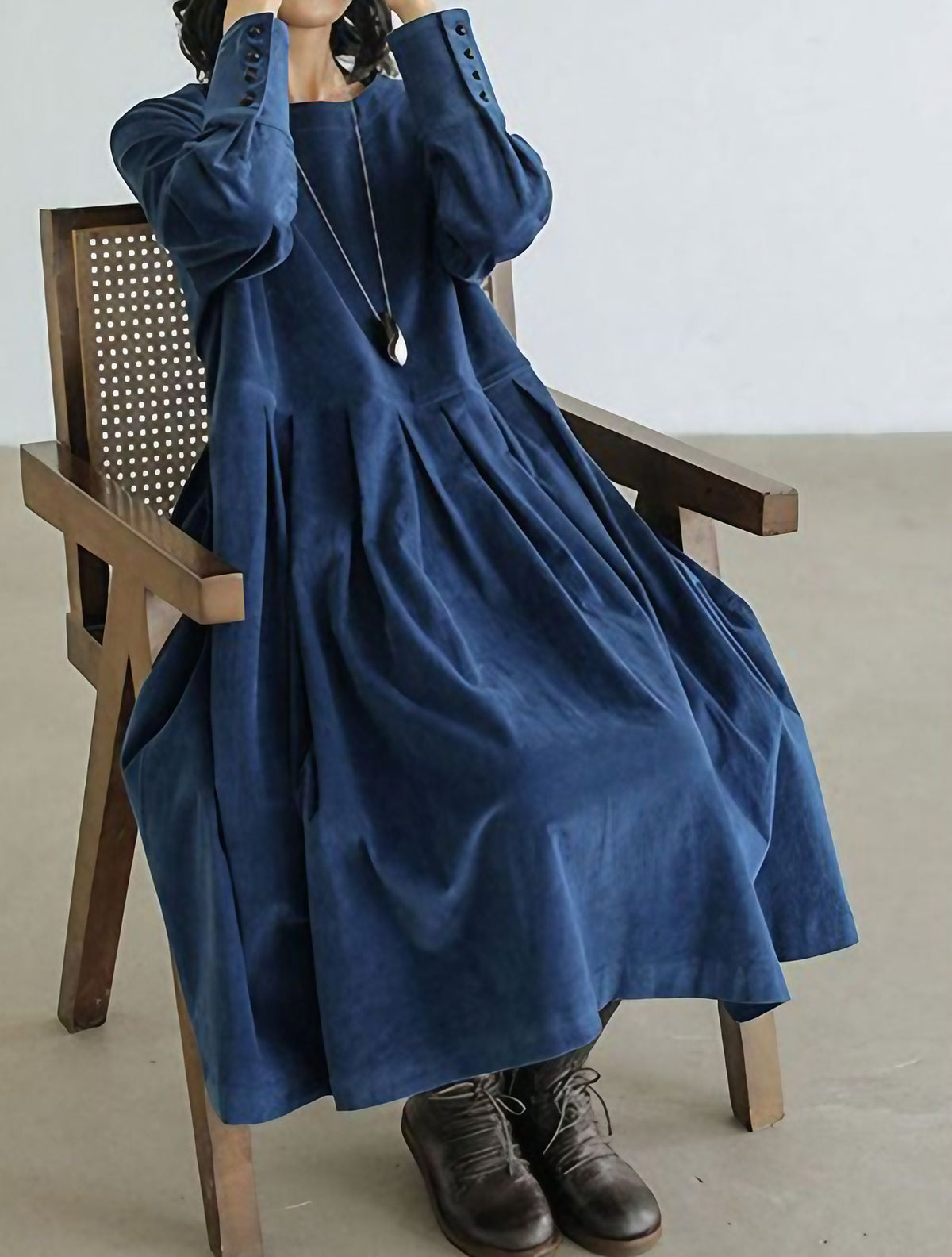 Robe en velours femme, ligne épurée, bleu ou marron, bleu