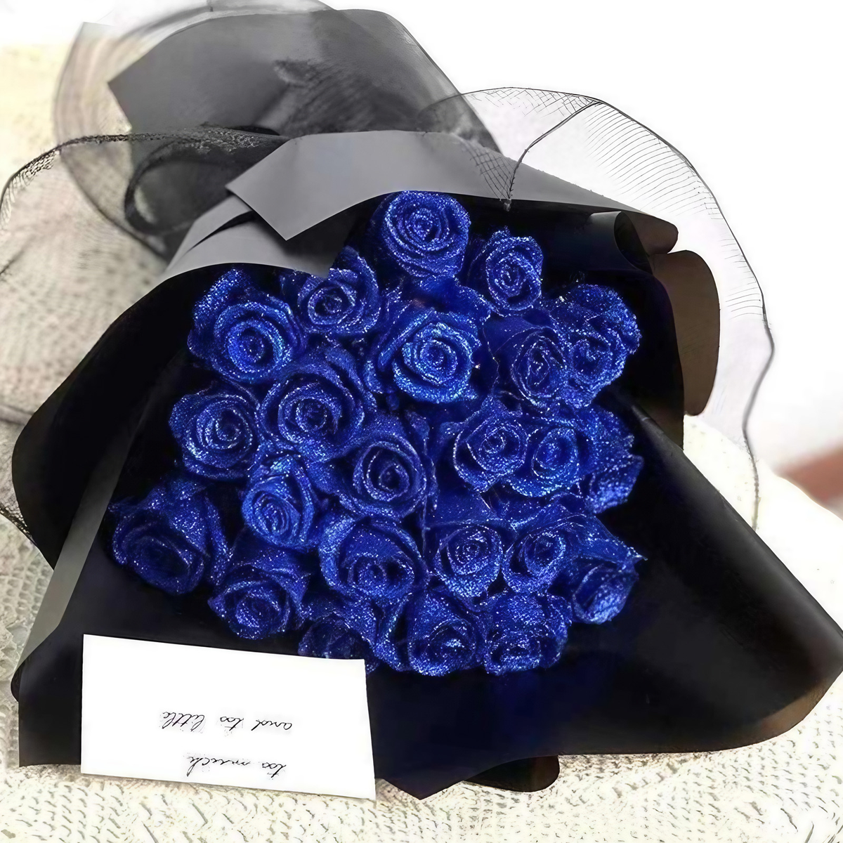 Rose pailletée lumineuse sous cloche en verre, bleu ou rouge