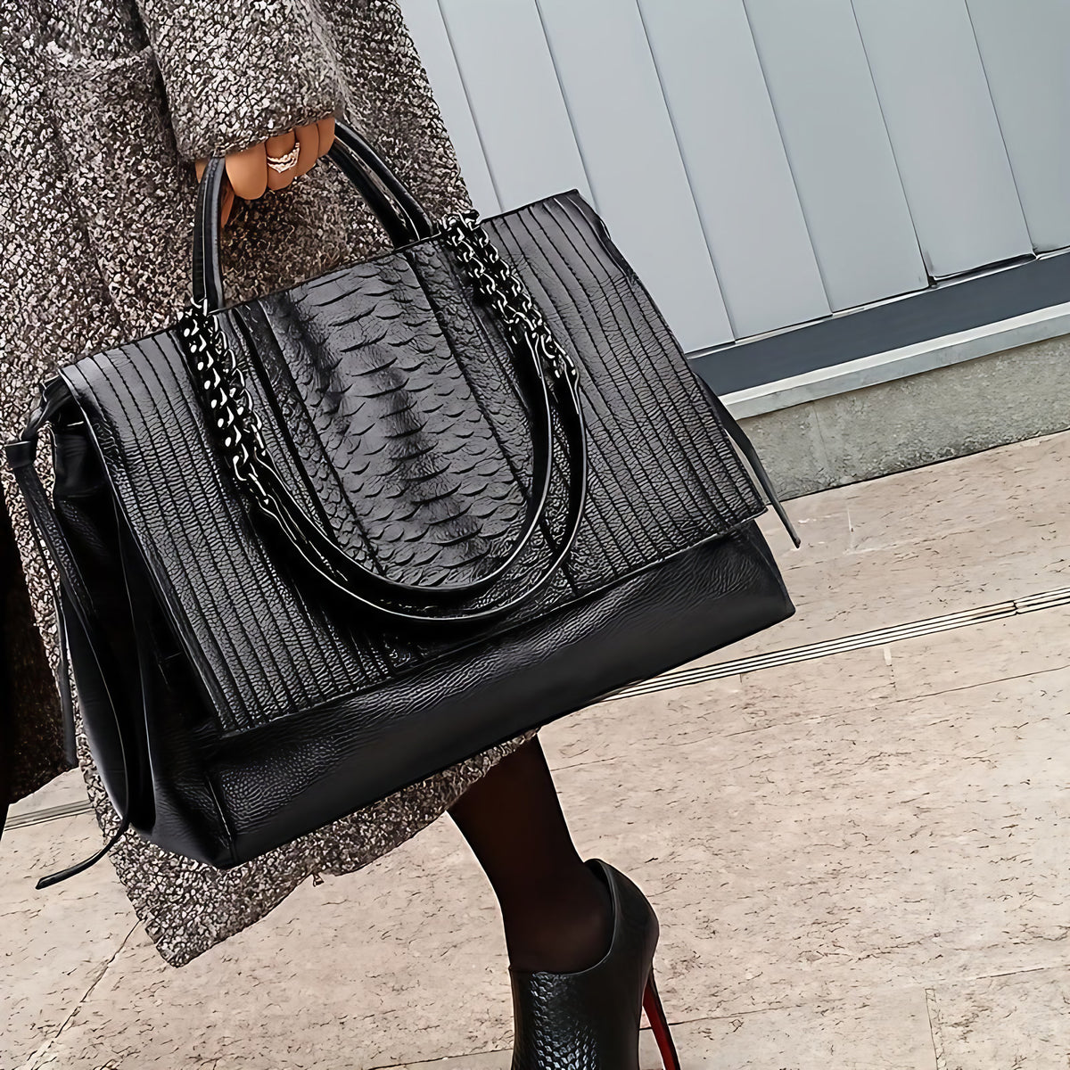 Grand sac bandoulière femme noir à compartiments, format ordinateur