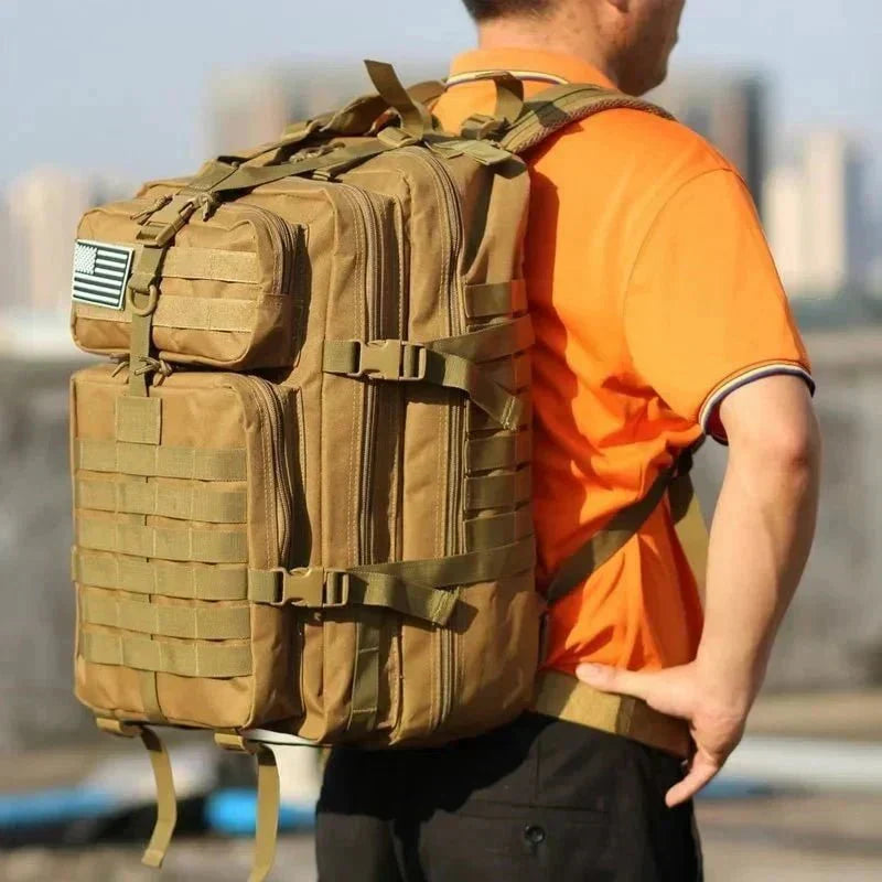 Sac à dos imperméable 50 litres en nylon, trois compartiments