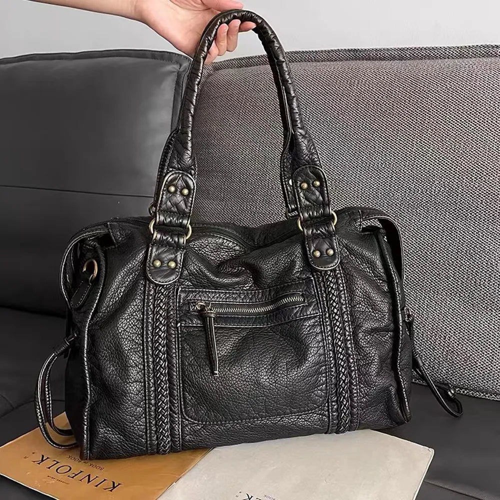 Sac à main noir format A4, bandoulière amovible, poches, noir