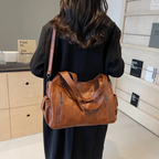 Sac bandoulière femme spacieux à poches, format ordinateur