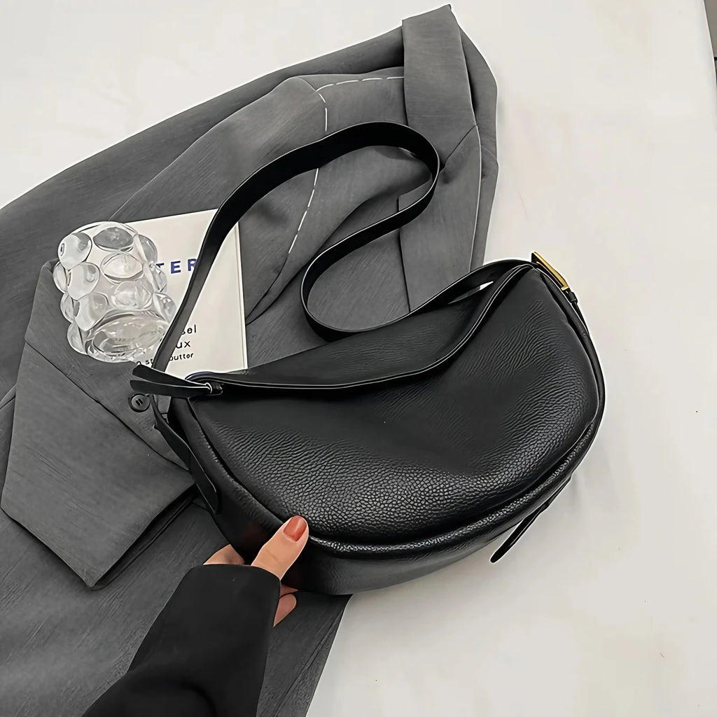 Sac banane femme arrondi à rabat, en similicuir, trois coloris, noir