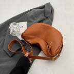 Sac banane femme arrondi à rabat, en similicuir, trois coloris