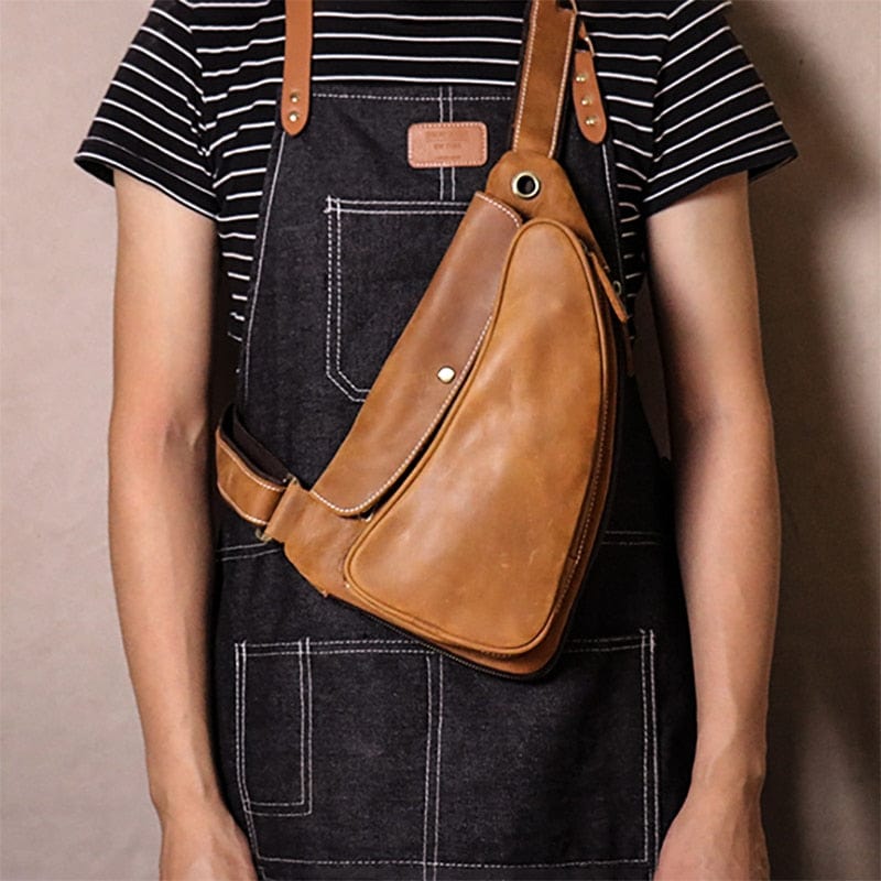 Sac banane homme en cuir couleur café, aspect vintage