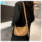 Sac banane femme camel en similicuir grainé, sangle réglable