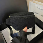 Sac banane femme en fausse fourrure effet mouton, trois coloris, noir