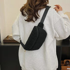 Sac banane femme en fausse fourrure effet mouton, trois coloris