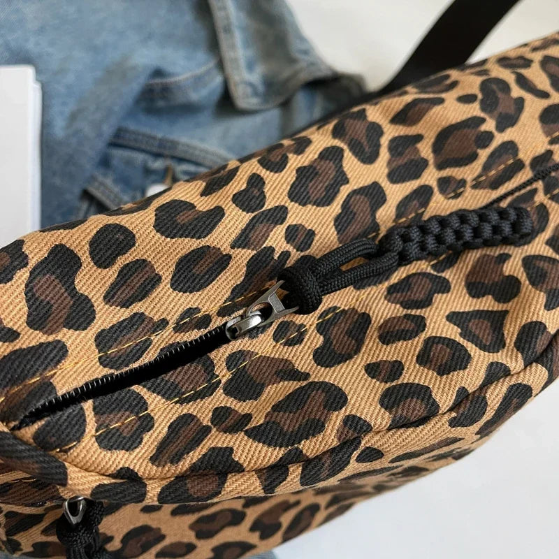 Sac banane femme imprimé léopard en toile, deux poches zippées