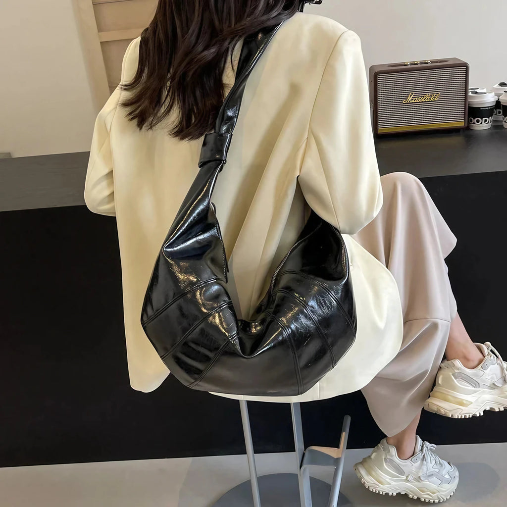 Grand sac banane femme en similicuir, forme croissant