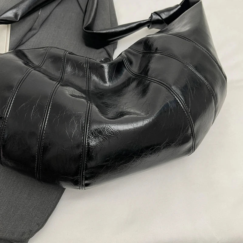 Grand sac banane femme en similicuir, forme croissant