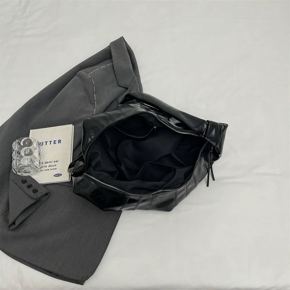 Grand sac banane femme en similicuir, forme croissant