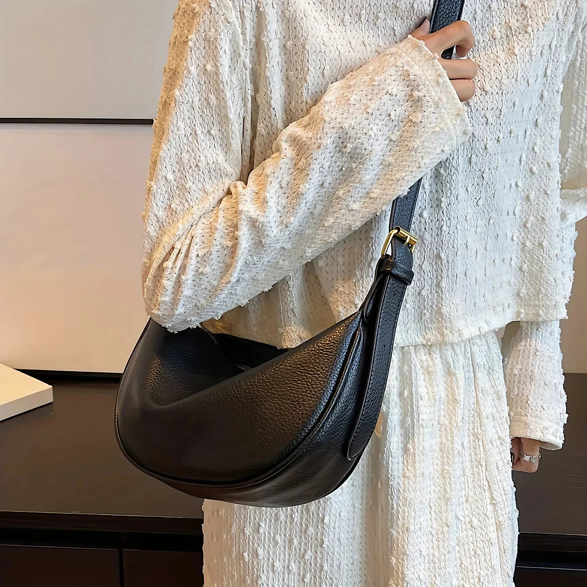 Sac banane femme en similicuir grainé, forme arrondie, trois coloris