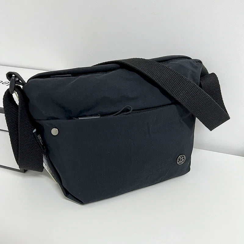 Sac banane femme en nylon imperméable, poches zippées, noir