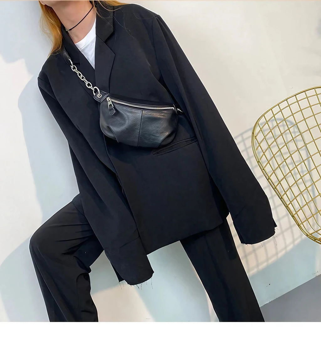 Sac banane femme en similicuir noir, sangle à maillons