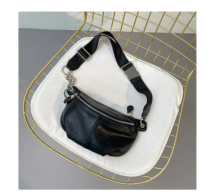 Sac banane femme en similicuir noir, sangle à maillons