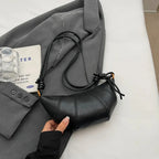 Sac banane femme en similicuir, sangle réglable, trois coloris, noir