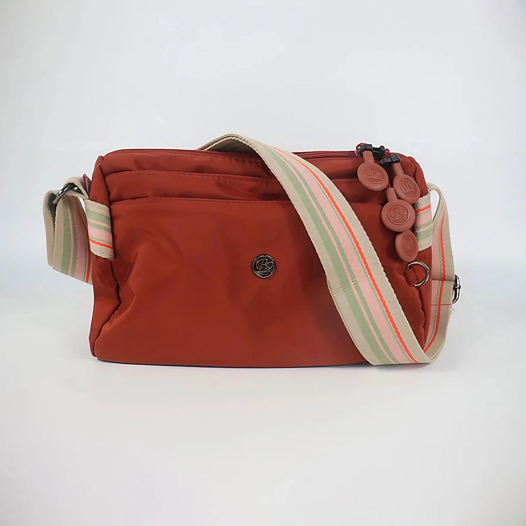 Sac banane femme en nylon imperméable, quatre poches zippées, rouge foncé