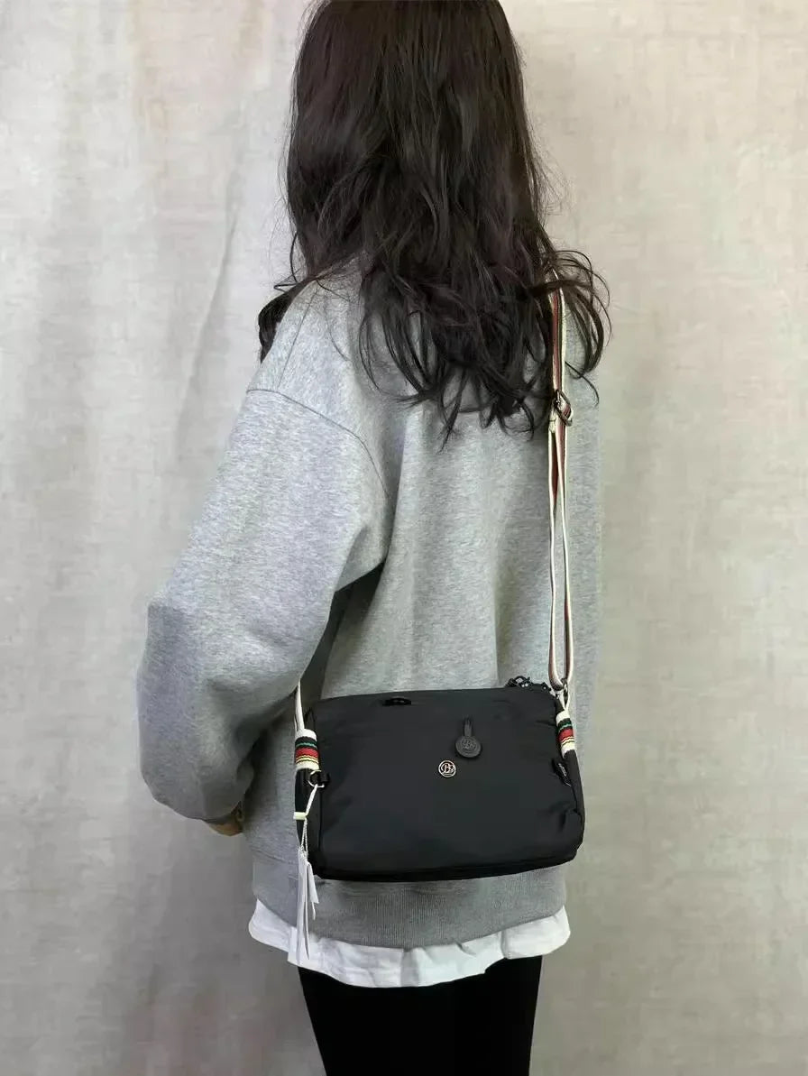 Sac banane femme en nylon imperméable, quatre poches zippées
